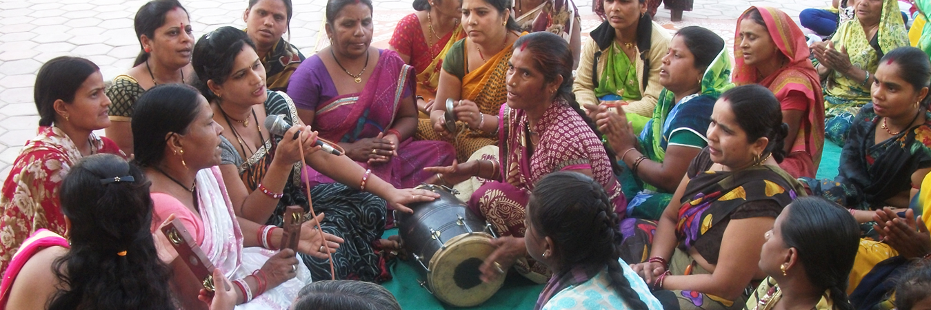 Bhajan ...A way to share joy, Gwaltoli , Indore.JPG